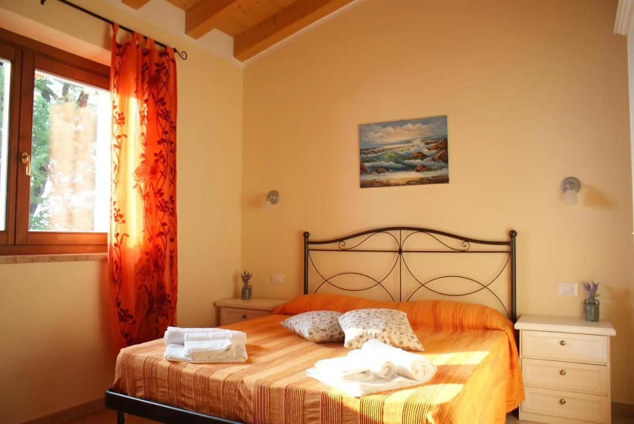 La Casa Di Pericle Aparthotel Brenzone sul Garda 3*,
